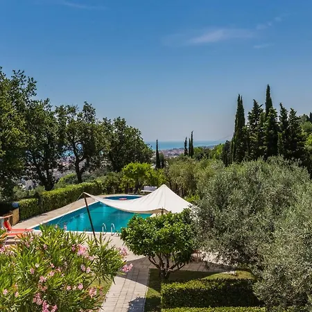 Claudia Villa Alba Adriatica